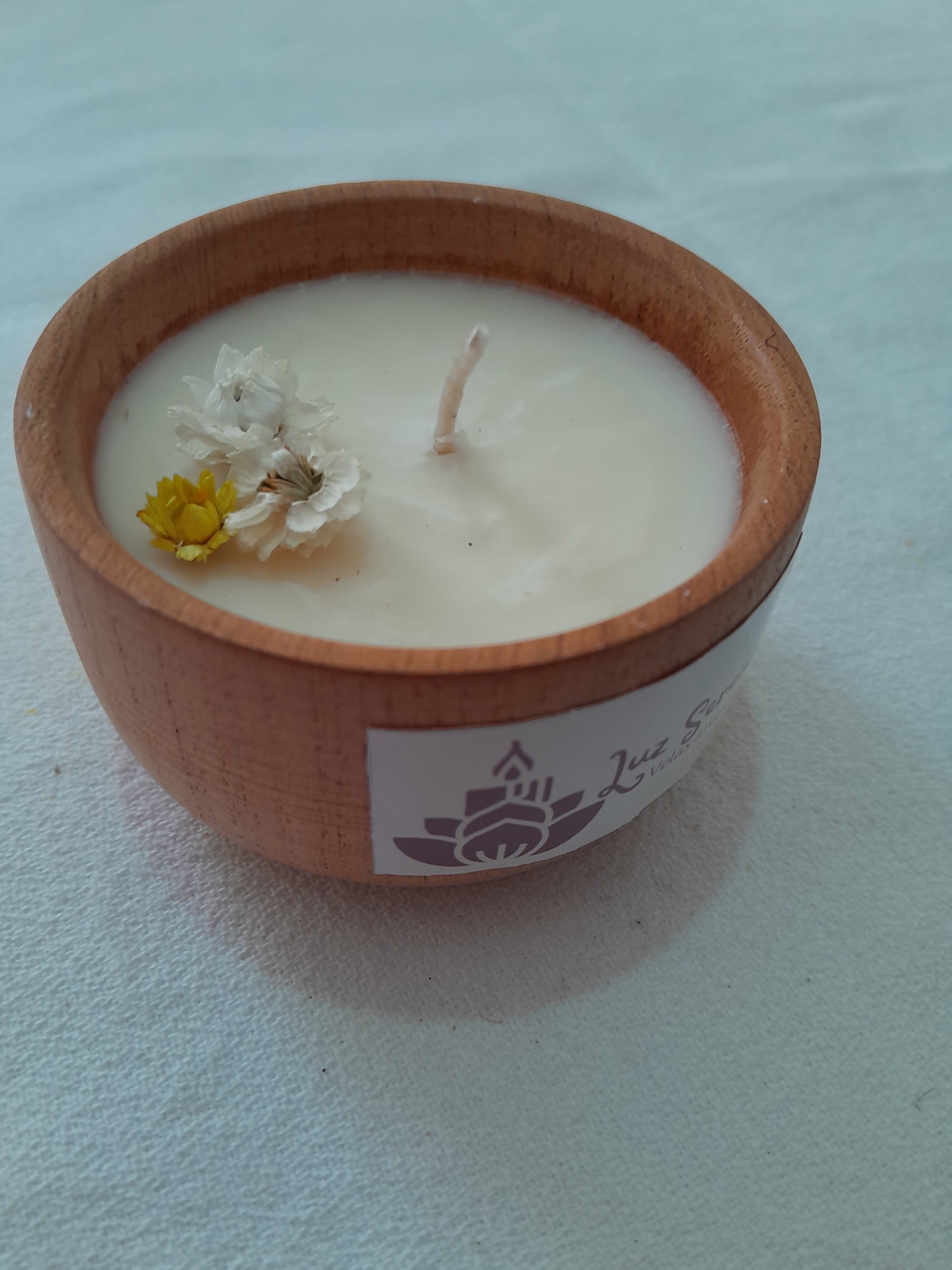 Vela en cuenco de madera 1